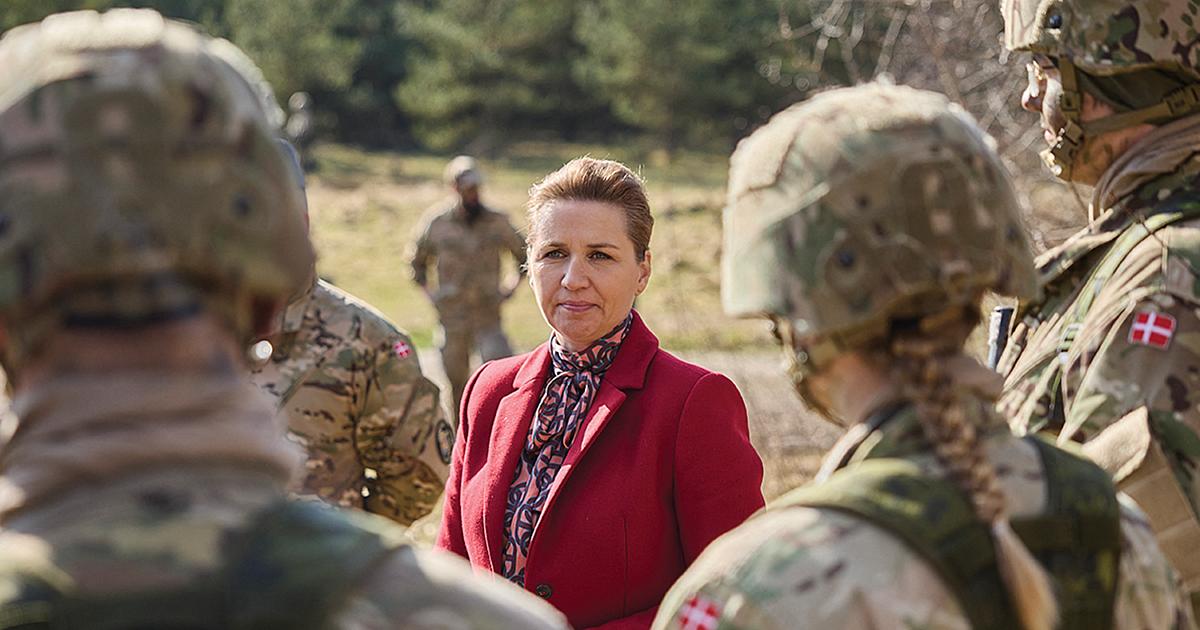 Laporan Global: Denmark memanggil perempuan menjadi tentara