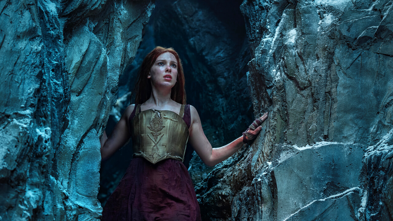 Damsel: penjelasan ending film (siapa yang selamat dan siapa yang mati)