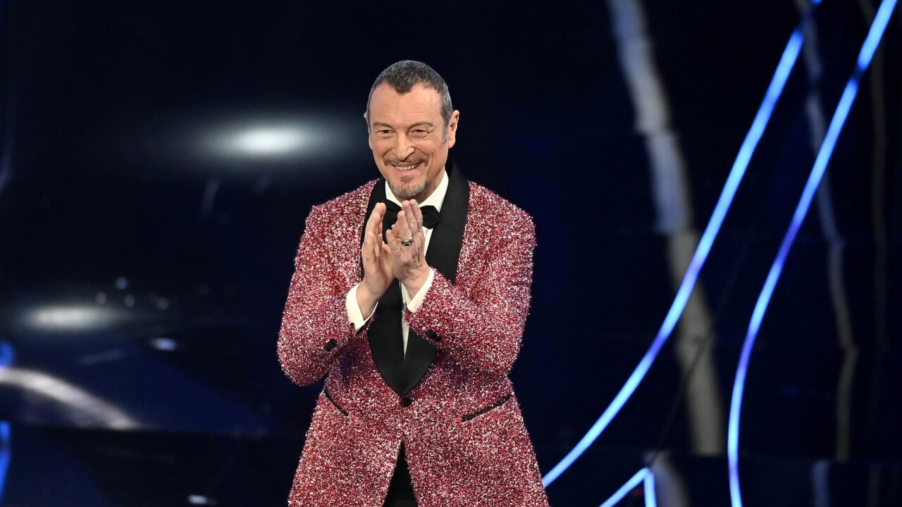 Amadeus di Sembilan.  Seperti saat Berlusconi merebut Mike dari Rai