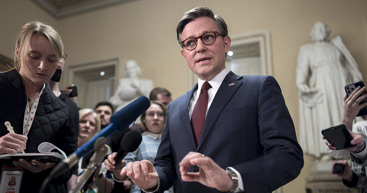 DPR meloloskan paket bantuan luar negeri karena rancangan undang-undang keamanan perbatasan terhenti