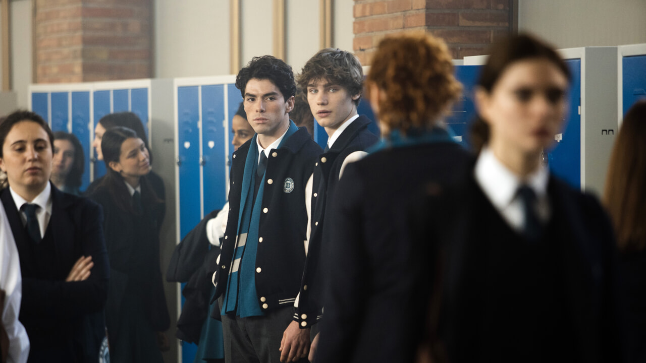 Maker of Tears: pemeran lengkap film Netflix berdasarkan buku karya Erin Doom