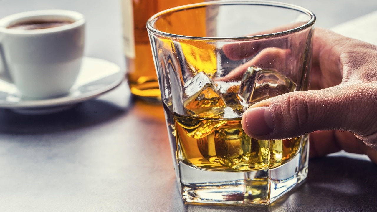 Bahkan segelas alkohol sesekali pun tidak terlalu baik untuk Anda