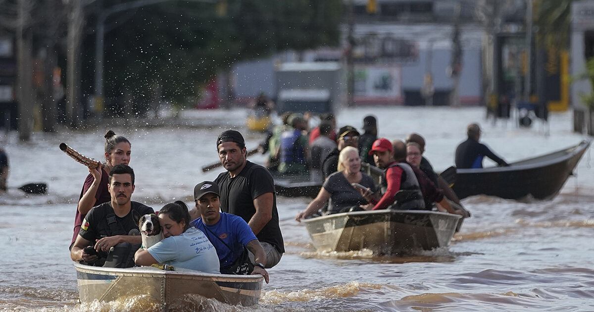Hujan diperkirakan akan lebih banyak terjadi di Brasil seiring dengan meningkatnya jumlah korban jiwa akibat banjir