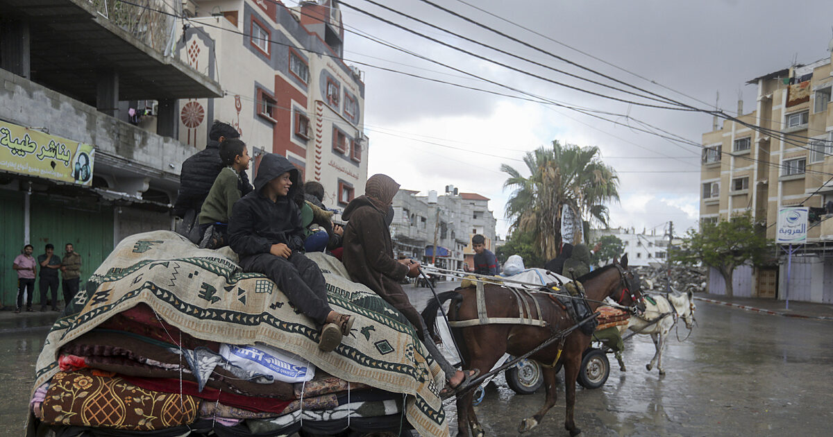 Israel memerintahkan warga Gaza untuk mengungsi dari sebagian kota Rafah