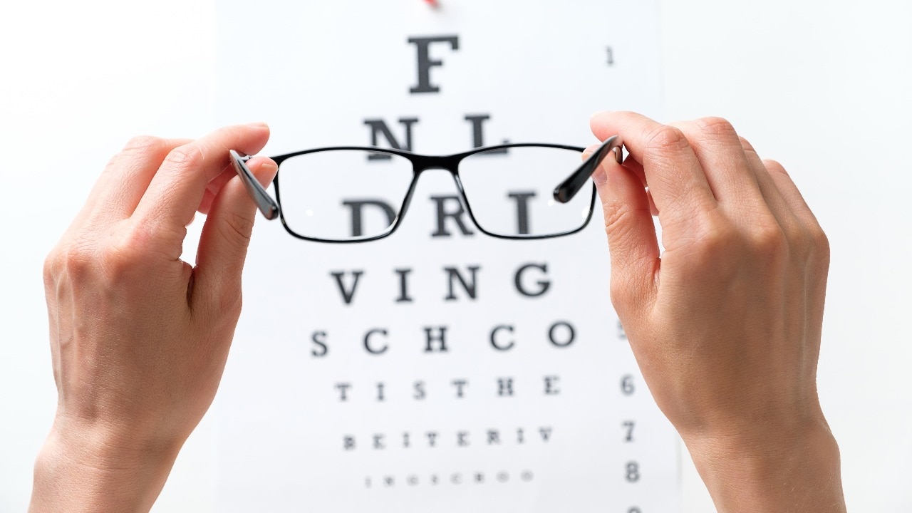 Separuh penduduk dunia akan menderita miopia atau rabun jauh dalam 25 tahun.  Salahkan menghabiskan lebih sedikit waktu di luar ruangan