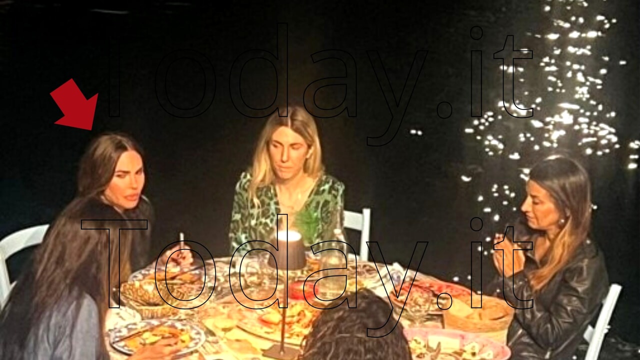 Ilary Blasi syuting Unica 2, putaran kedua melawan Totti: syuting di Ponza (eksklusif)