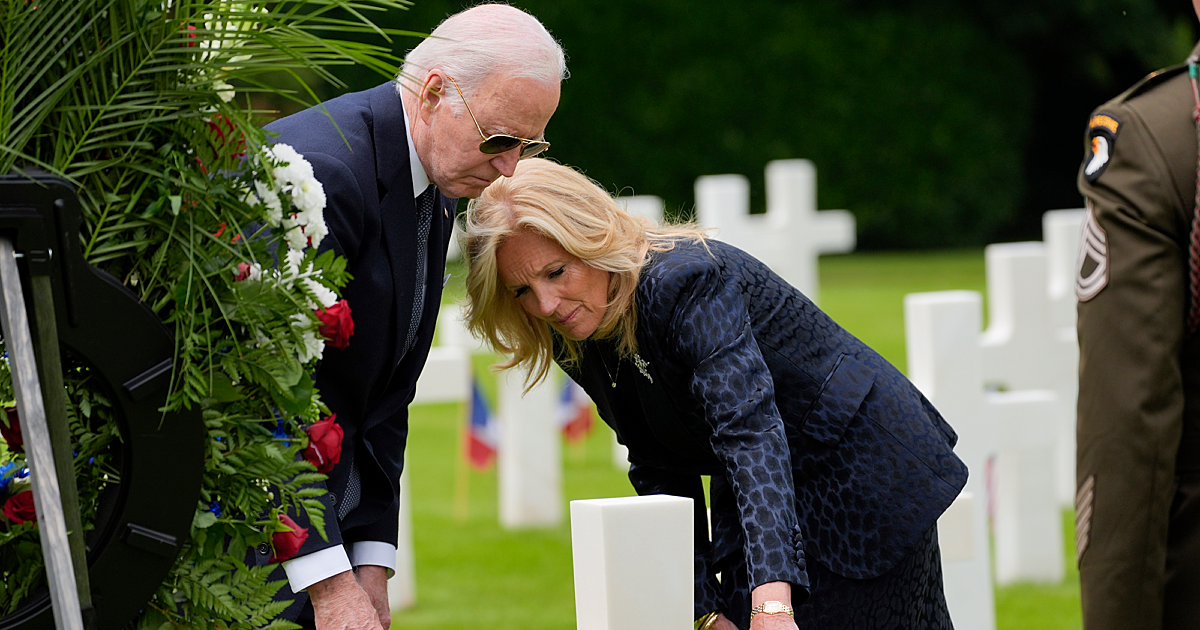 Biden menyerukan dukungan terhadap Ukraina dalam pidato peringatan D-Day