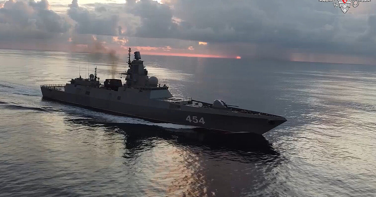 Kapal selam nuklir dan kapal angkatan laut Rusia melakukan perjalanan ke Kuba