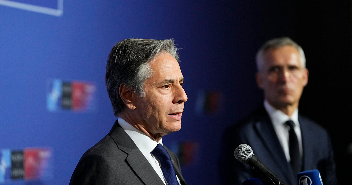 Menteri Blinken menegaskan Ukraina dapat menggunakan senjata AS di…