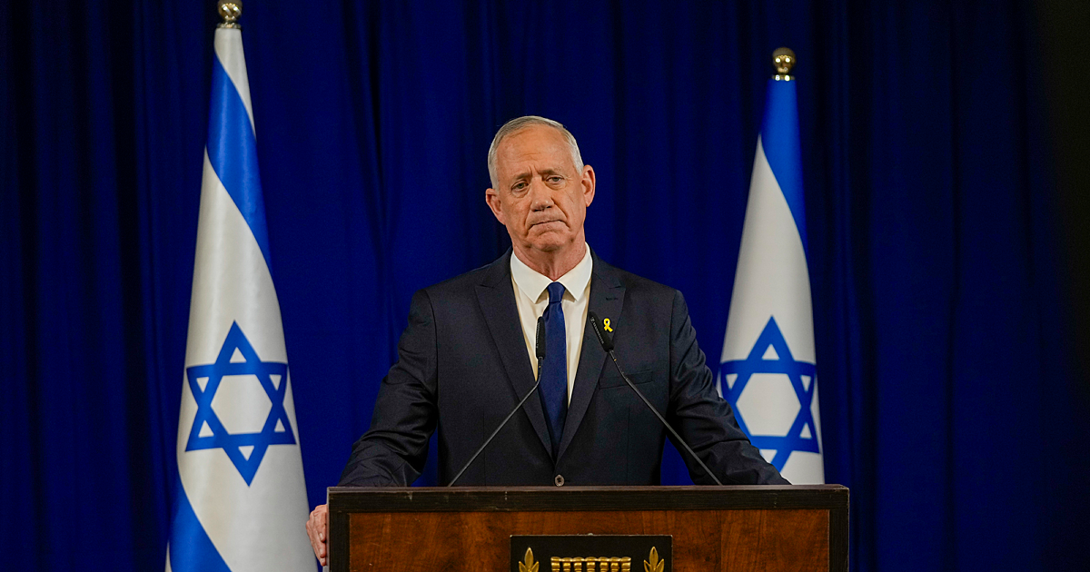 Perdana Menteri Israel menyerukan persatuan setelah saingannya mengundurkan diri…