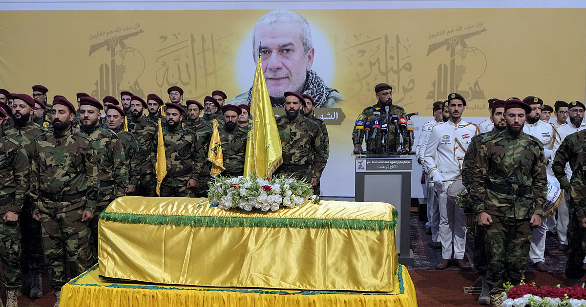 Hizbullah melancarkan serangan udara besar-besaran setelah Israel membunuh…