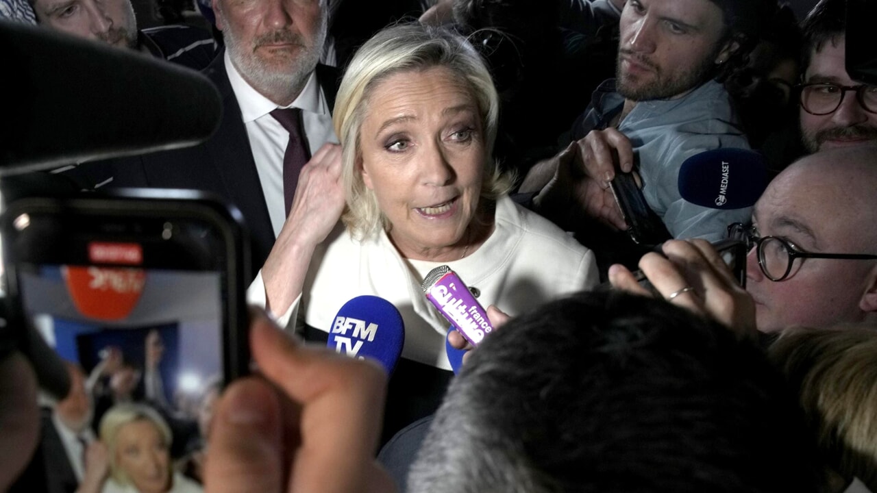 Saya akan menjelaskan mengapa Prancis tiba-tiba mirip dengan kita