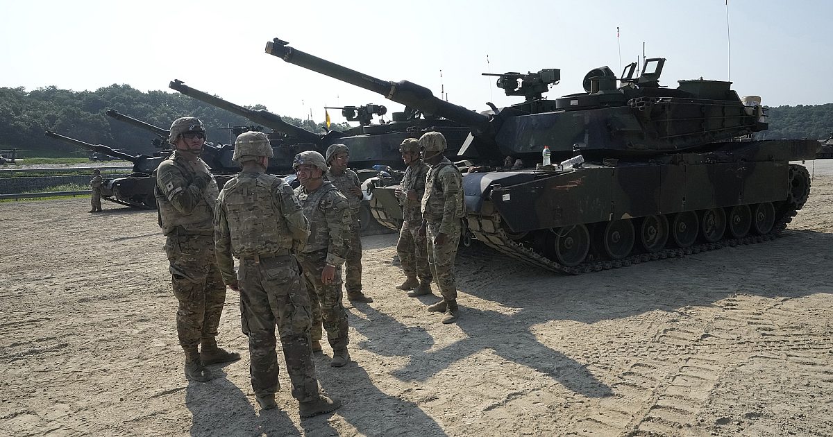 Perwira intelijen militer membocorkan informasi ke Tiongkok
