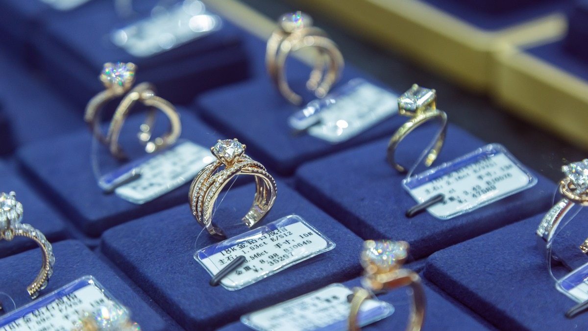 lab-grown diamond rings