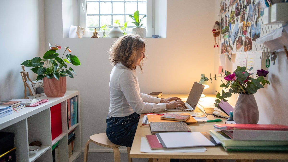 Bisakah meja kantor yang cantik membantu Anda bekerja lebih baik?