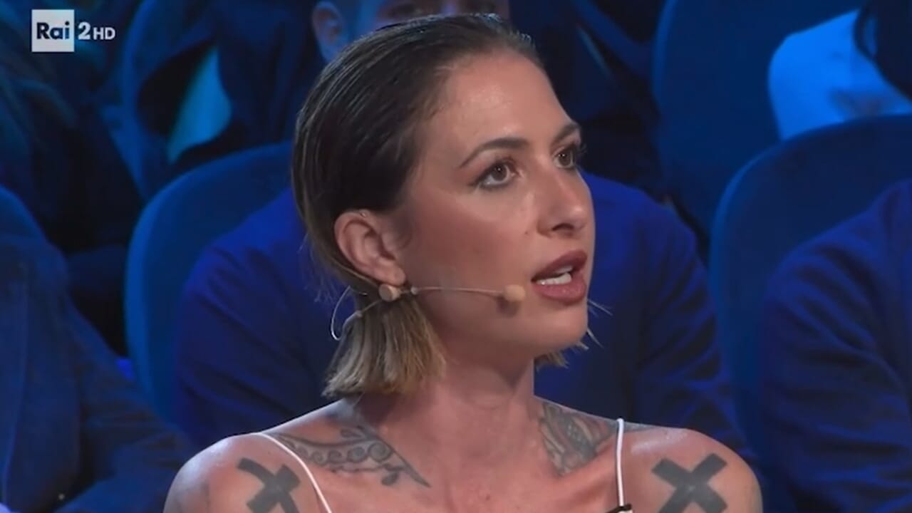 Ema Stokholma di Sanremo Giovani melewatkan kesempatan untuk tetap diam