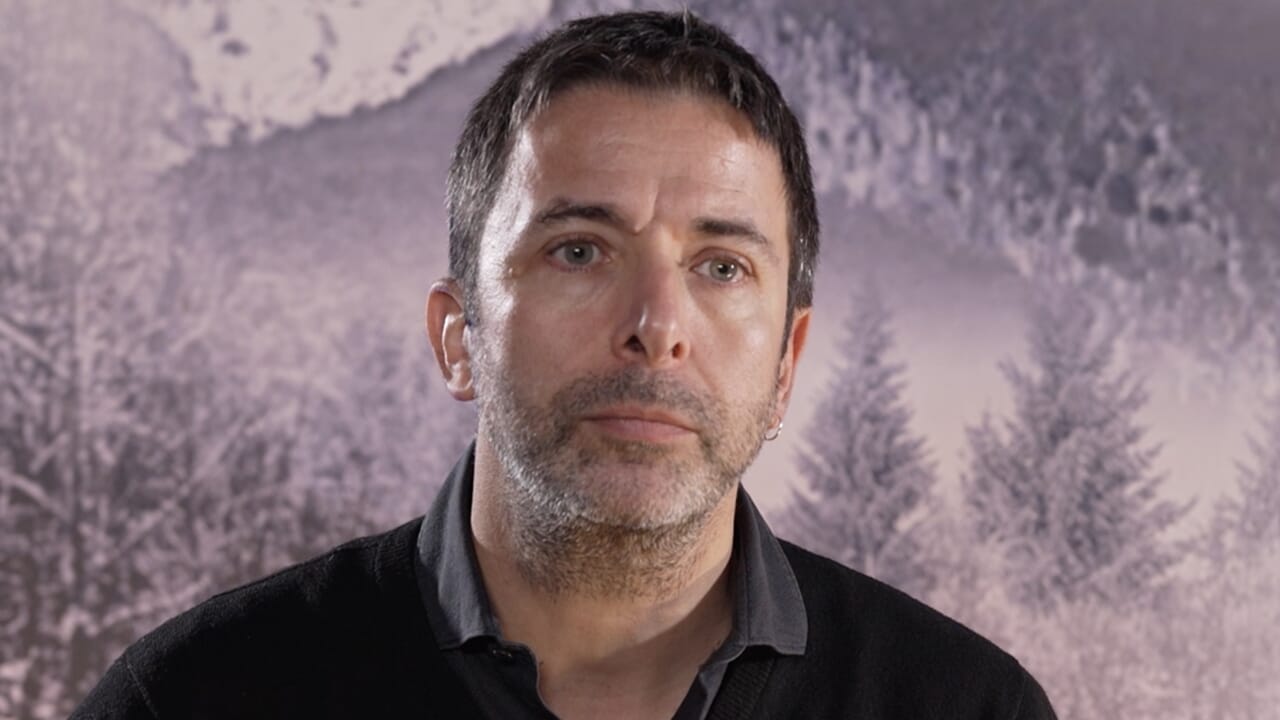 Pablo Trincia: "Ceritakan tentang Rigopiano? Rasa sakit tetap ada di dalam diri Anda. Di masa depan saya ingin berurusan dengan fiksi"