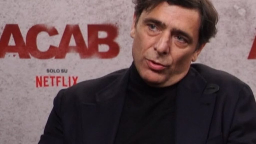 ACAB, wawancara dengan Adriano Giannini: "Kalau bicara soal polisi, perdebatan selalu hidup, kami mengharapkan segalanya"