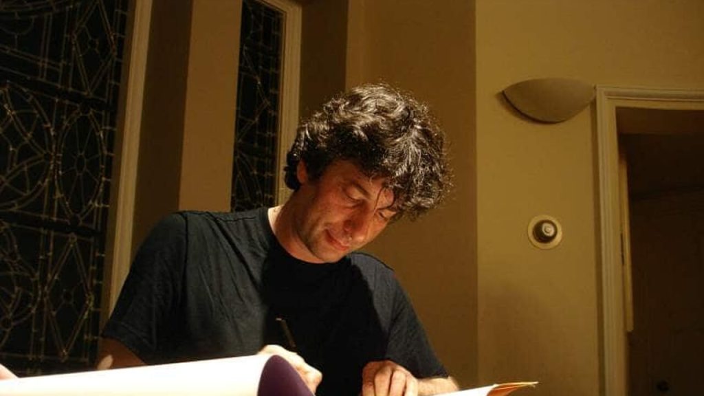 Neil Gaiman dalam badai: delapan wanita menuduh penulis Sandman dan Good Omens melakukan pelecehan seksual