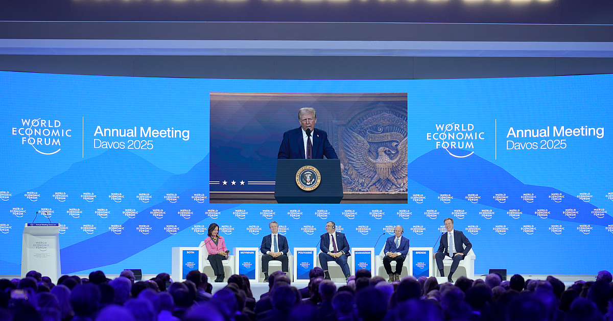 Trump berbicara kepada para pemimpin dunia di Davos dan memuji perubahan yang dilakukan AS