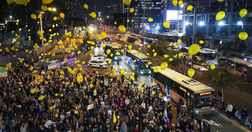 Hamas untuk merilis enam sandera hidup, badan keluarga Bibas