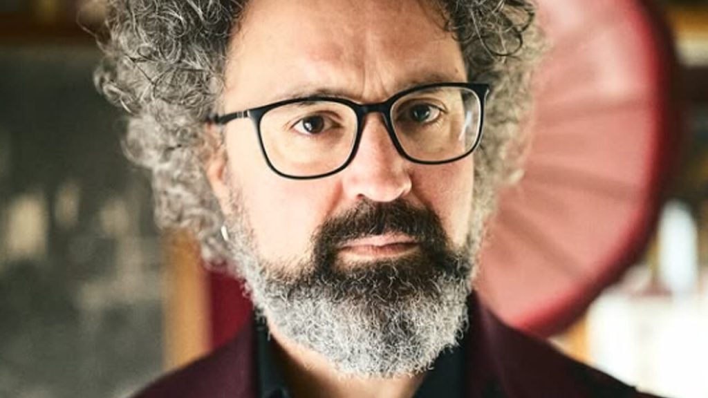 Jika Cristicchi harus membawa laporan medis untuk menulis lagu