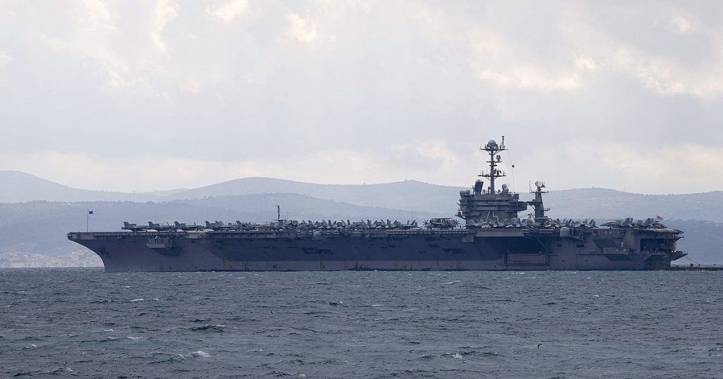 Kapal induk AS, kapal pedagang bertabrakan di dekat Mesir