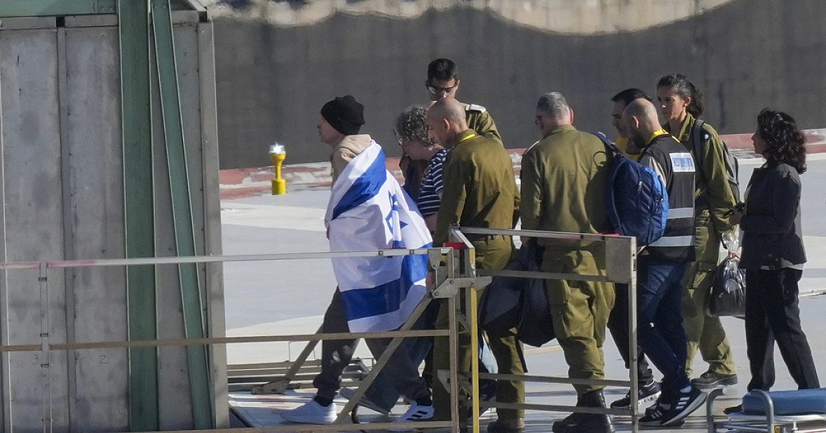Keith Siegel Israel-American dan dua sandera lainnya dibebaskan