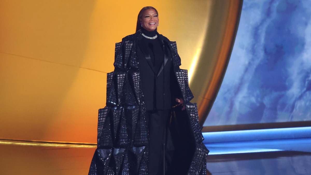Pakaian Black Grammy Ratu Latifah oleh Rahul Mishra dibuat di Noida