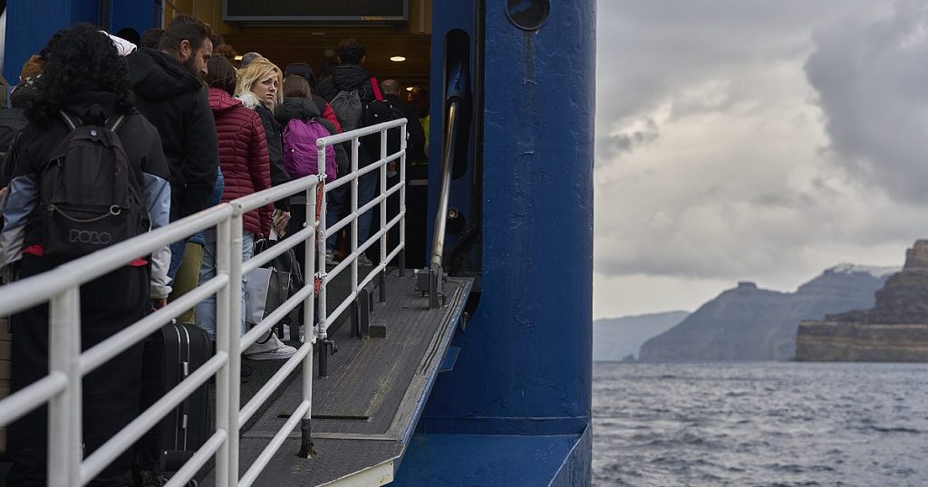 Pulau Yunani Mengungsi di tengah gempa bumi beruntun