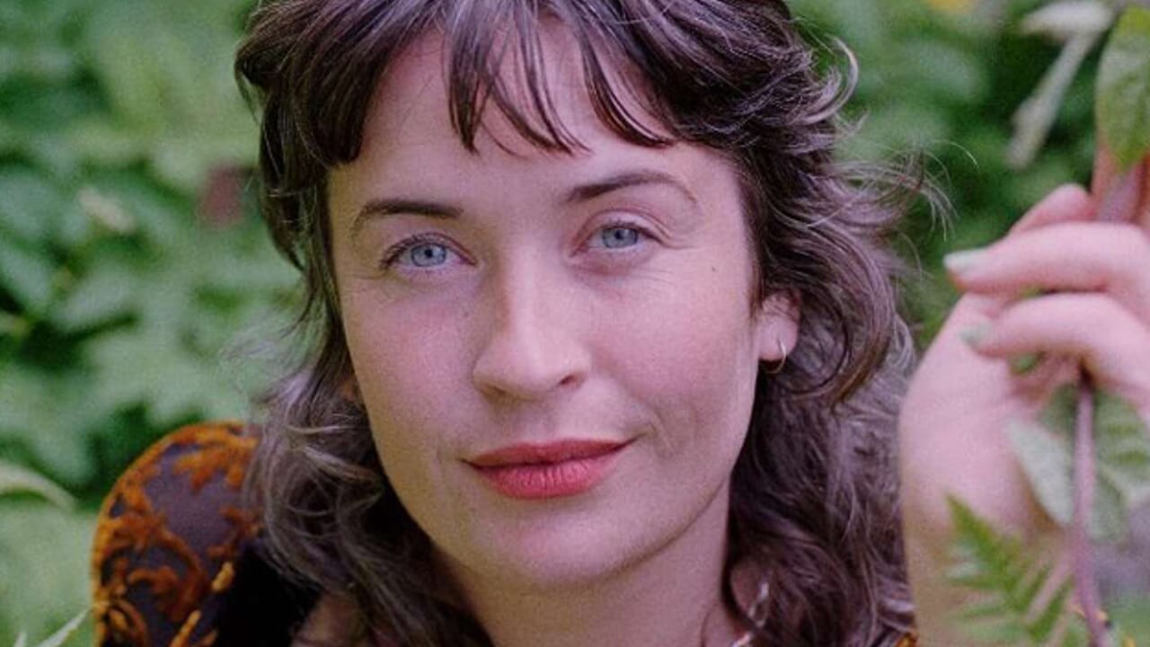 Antara keinginan dan identitas, bagaimana cinta berubah setelah dua puluh tahun