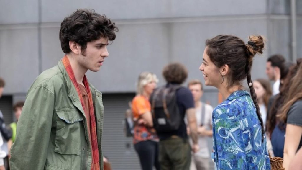 "Cinta, secara teori" dan ide lama anak muda