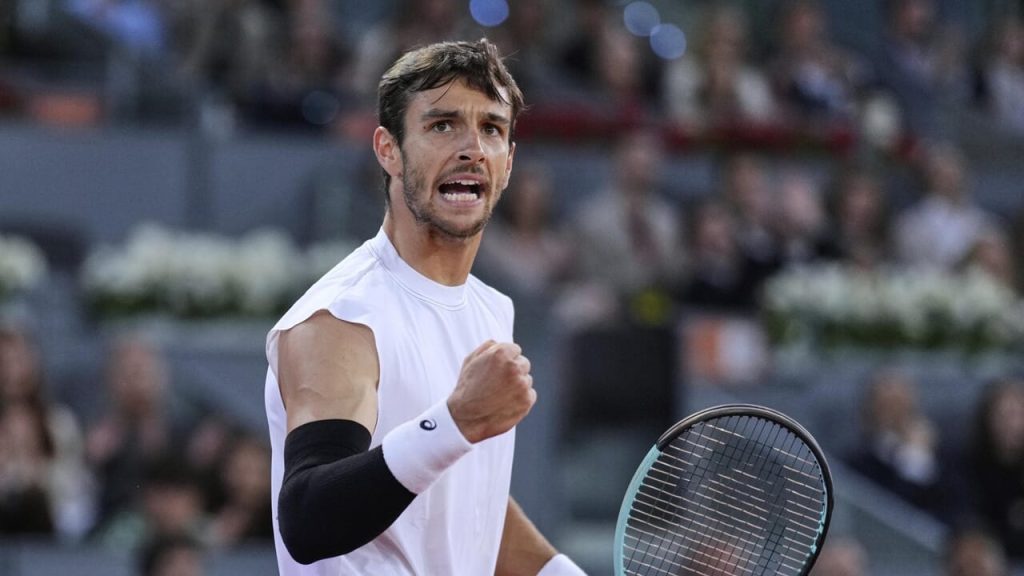 10 Musetti teratas, tetapi tidak berakhir di sana