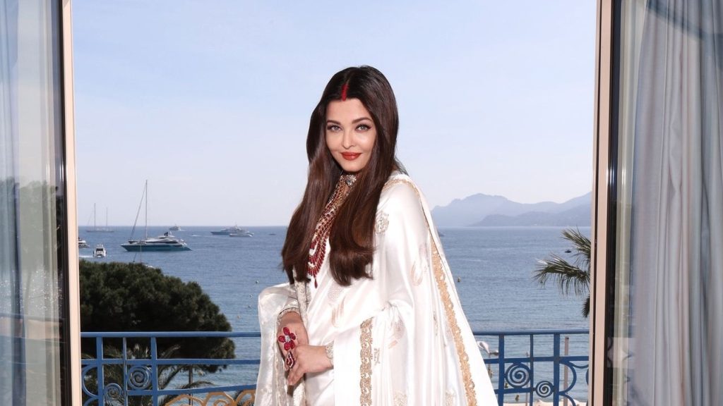 Ashley Rebello dan Rick Roy menimbang tampilan Cannes Aishwarya Rai Bachchan