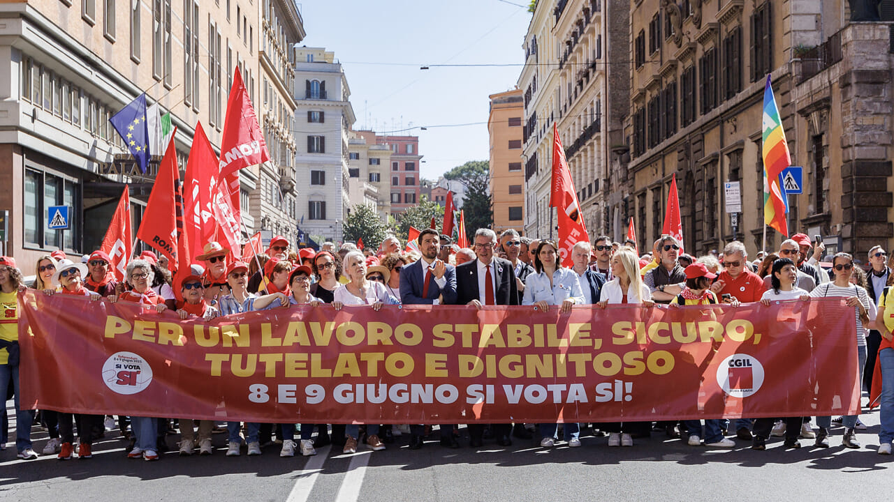 Kita seharusnya tidak membicarakan pekerjaan hanya setahun sekali