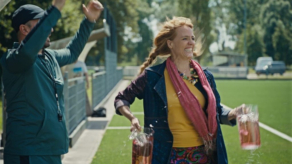 Semua orang tua -field: komedi baru Netflix tentang "orang tua yang mencekik", plot dan ketika keluar