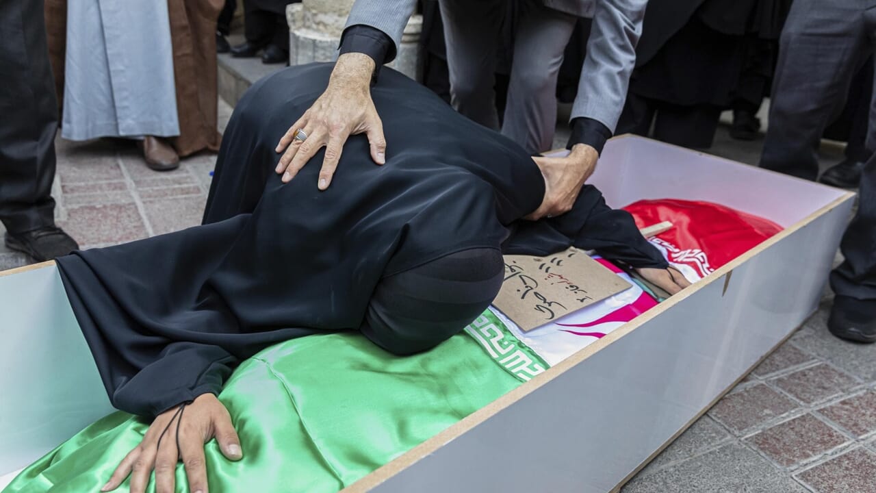 Tentang Perang di Iran, UE seperti biasa dibagi (dan seperti biasa dicari)