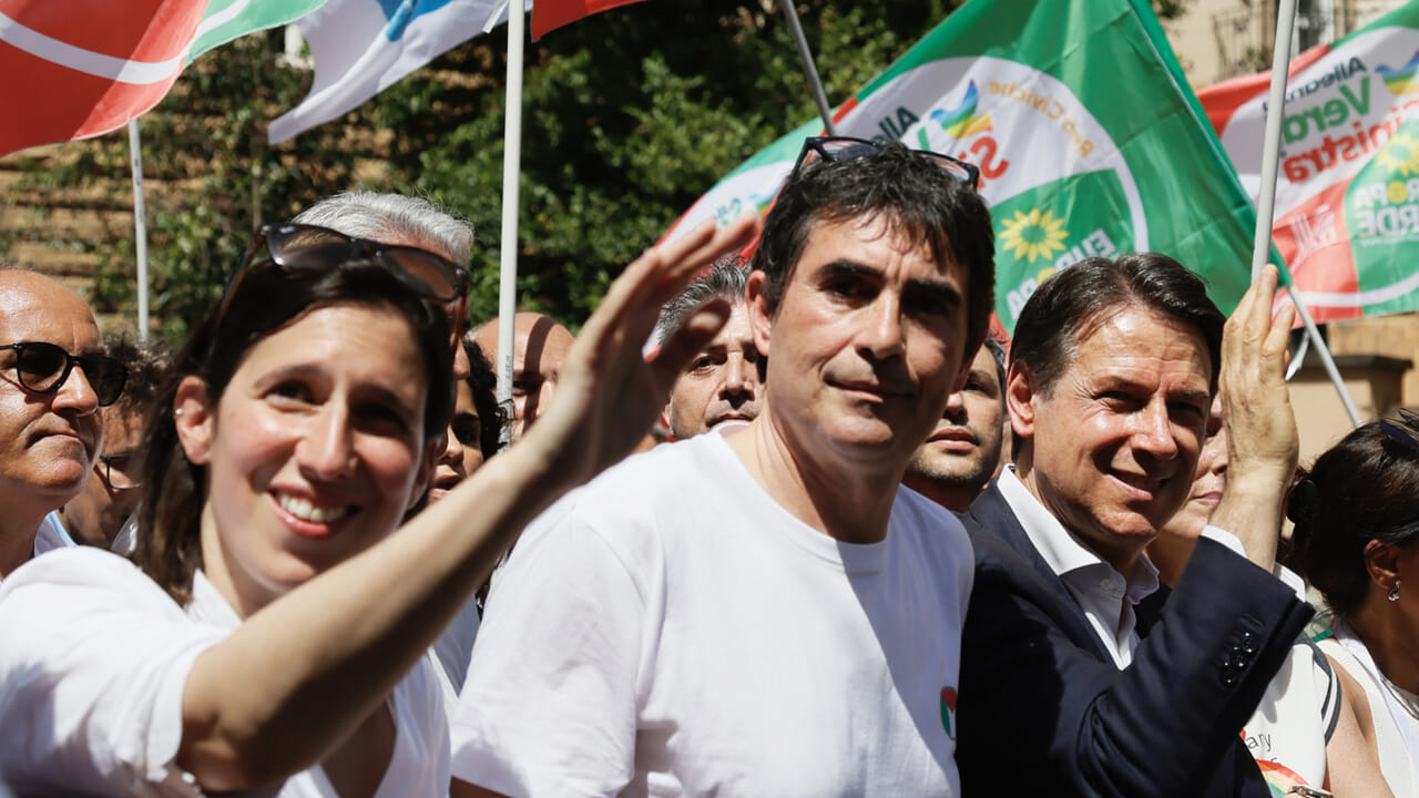 Bagaimana dan mengapa Partai Demokrat tunduk pada Giuseppe Conte