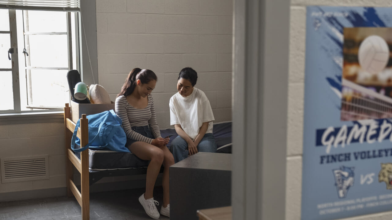 Enam film dan tiga serial TV untuk ditonton di video pertama minggu ini