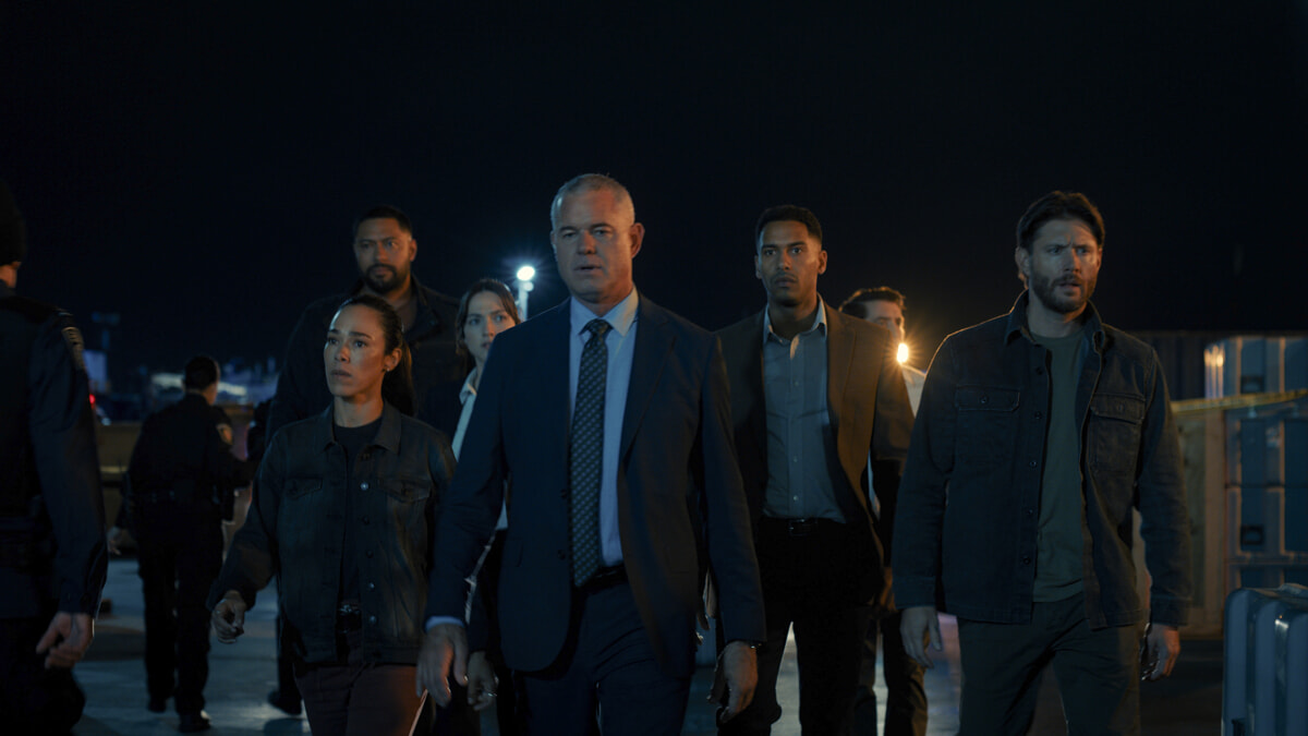 Amber (Jessica Camacho), Luke (Uli Latukefu) Evan (Violett Beane) Nathan (Eric Dane), Keyonte (Elliot Knight), Damon (Jonathan Togo) dan Mark (Jensen Ackles) dalam hitungan mundur