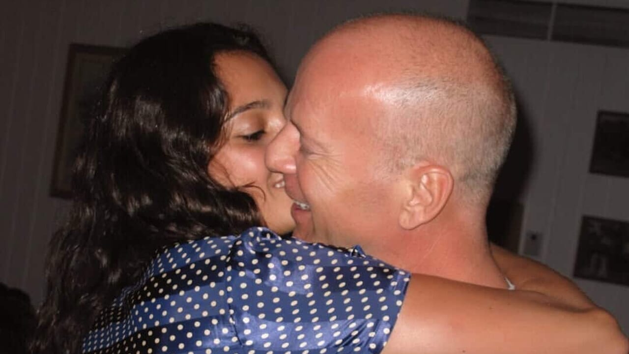 Istri Bruce Willis memberi tahu penyakit aktor dalam sebuah buku