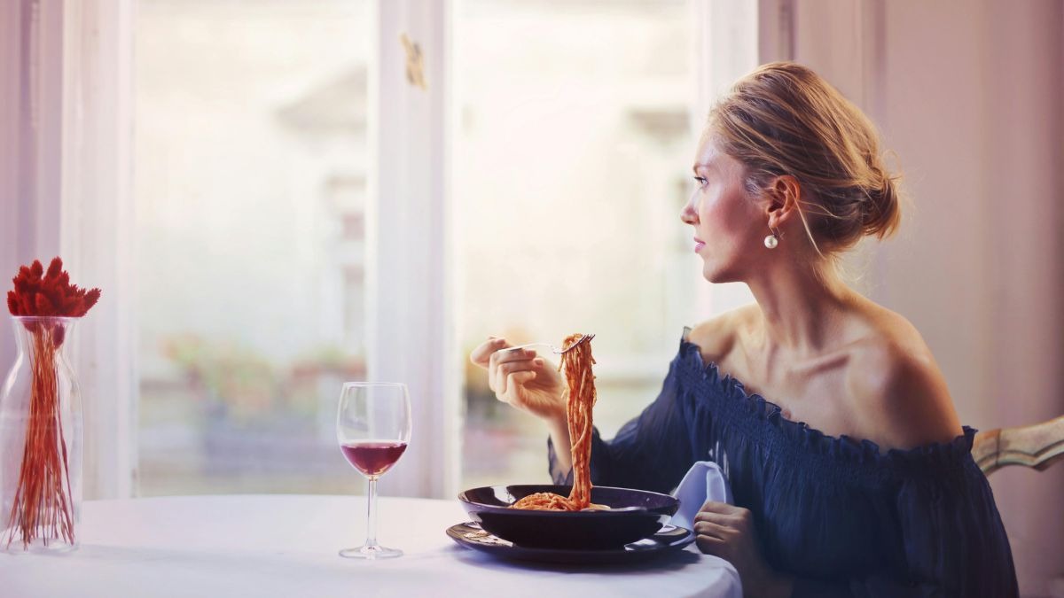 Hanya Anda, makanan Anda, dan nol pembicaraan kecil: kegembiraan makan solo