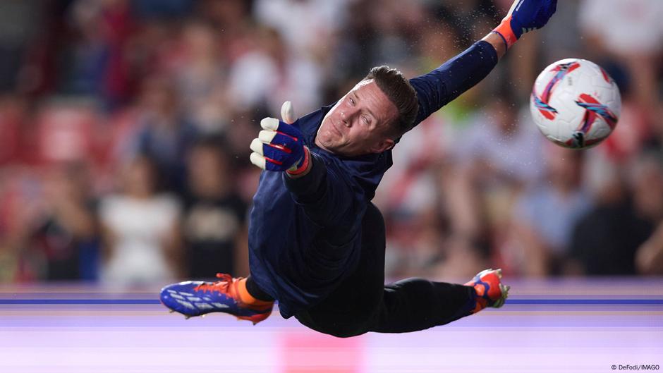 Operasi Kembali - Kiper Nasional Ter Stegen gagal untuk waktu yang lama