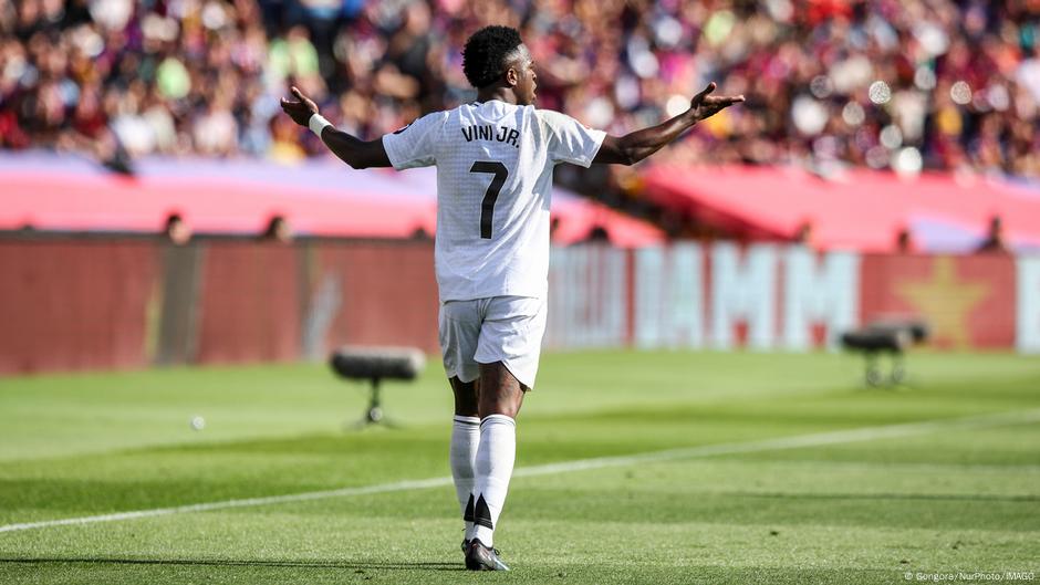 Tahanan untuk rasisme melawan bintang sungguhan vinicius