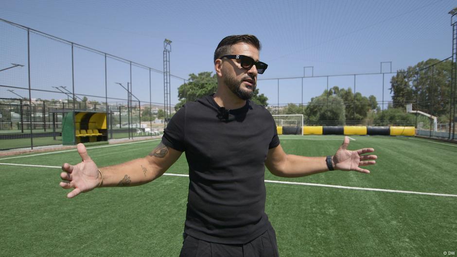 "Crasava": Bintang YouTube Rusia dengan Klub Sepak Bola di UE