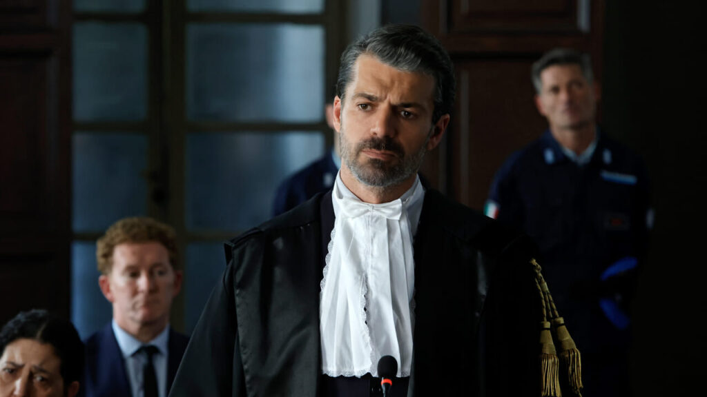 "Pengacara Ligas"saat seri Sky baru keluar dengan Luca Argentero