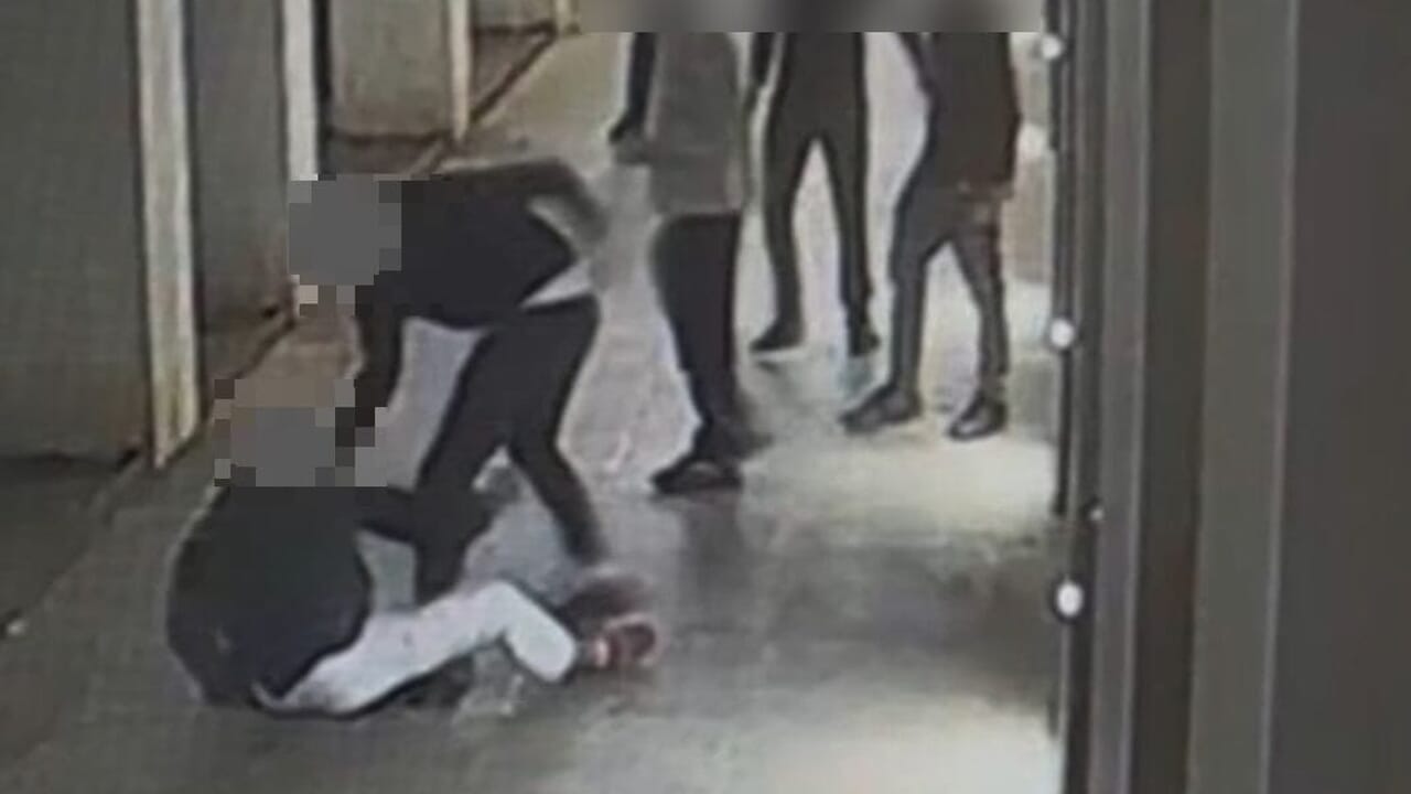 Anak di bawah umur yang brutal tanpa penyesalan