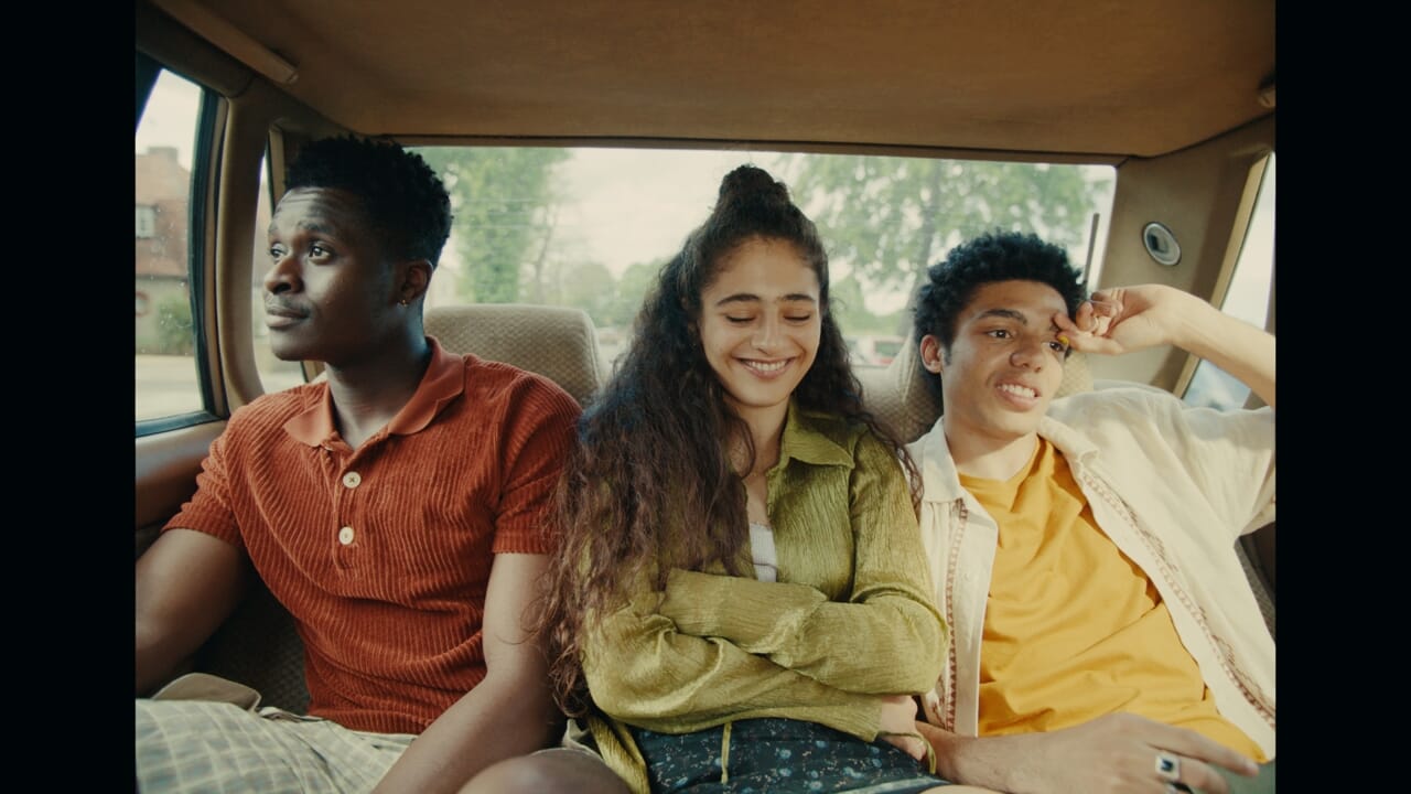 Berenang Terakhir, pada hari terakhir RayPlay Ziba sebagai remaja: saat dirilis secara streaming