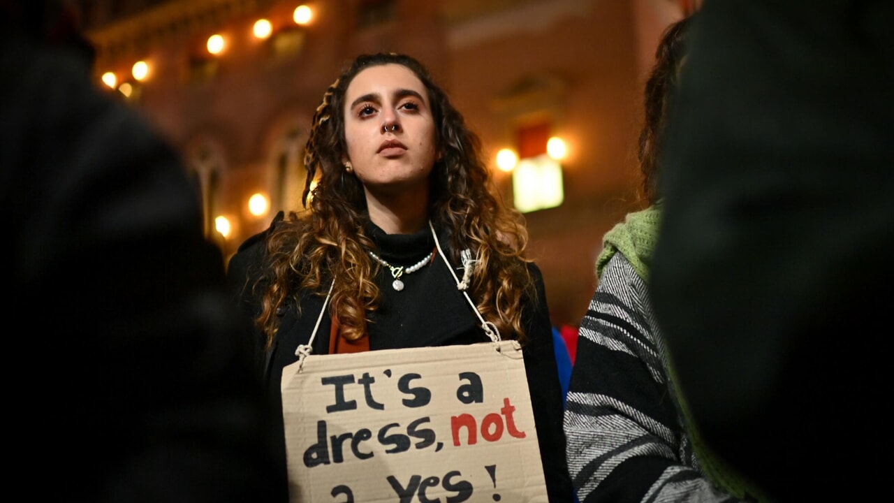 Karena banyak pria yang belum memahami hukum persetujuan