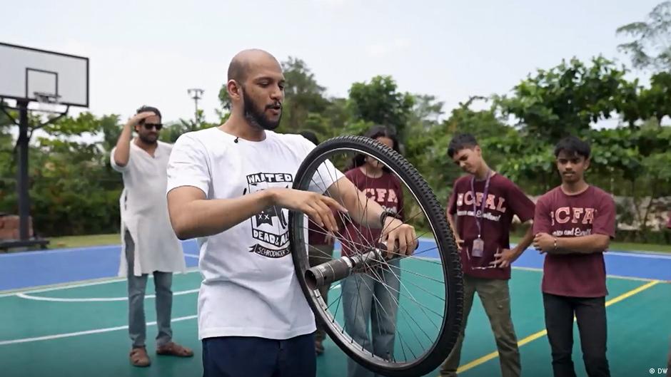 YouTube bukannya sekolah? Bagaimana ilmu pengetahuan menginspirasi di India